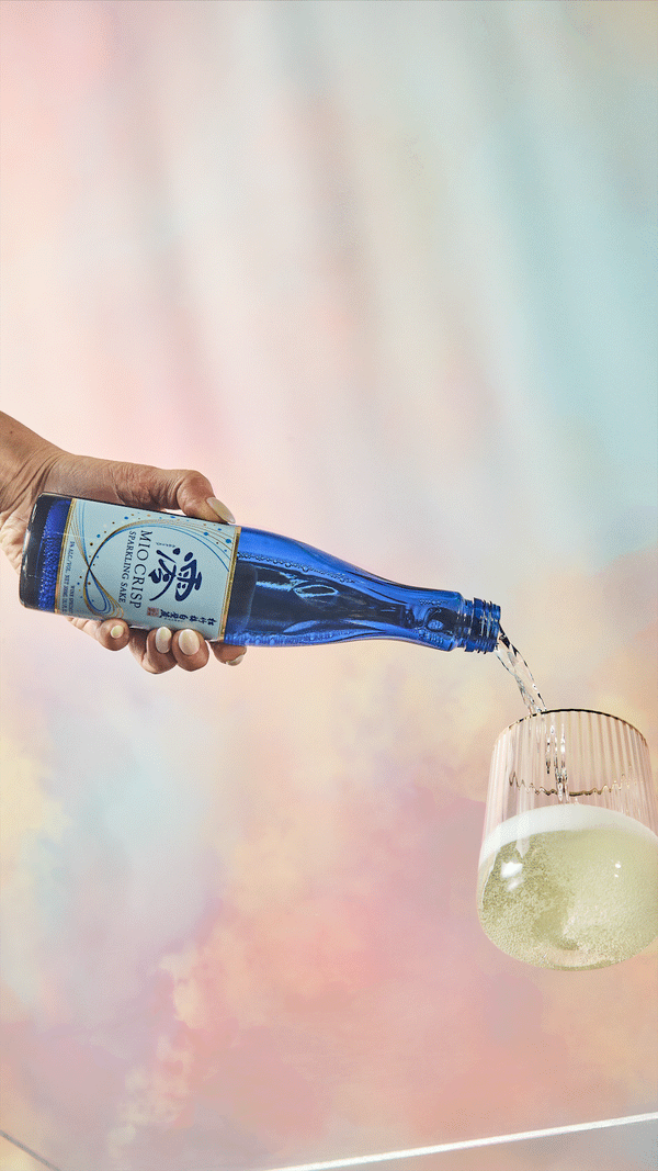 Sho Chiku Bai Shirakabegura MIO CRISP Sparkling Sake View 2
